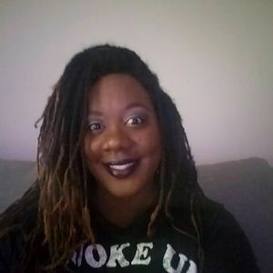 Meet your Posher, Leslie